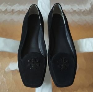 Like new Tory Burch Fitz suede loafer 7M